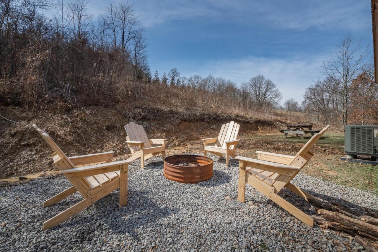 Family Friendly ~ Hocking Hills Cabin ~ Close To Caves, W/Wifi South Bloomingville Bagian luar foto